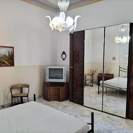 Casa Vacanze Etna Mare *